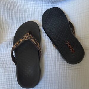 Vionic Women's Black and Leopard Sandals